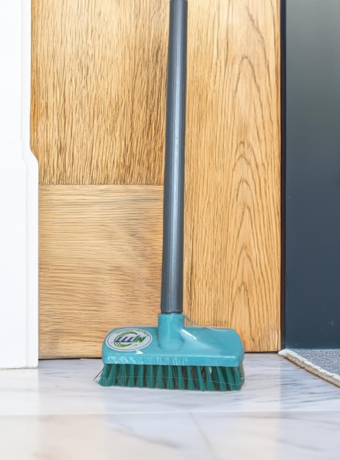 Hardy Brush ( PVC Metal Stick )