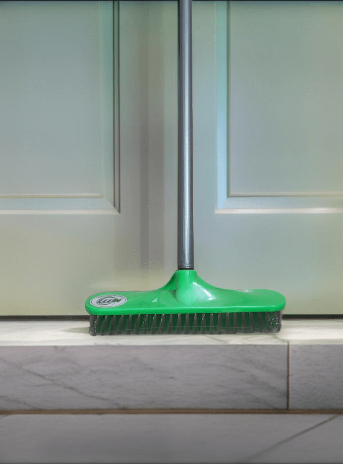 Hardy Brush ( PVC Metal Stick )